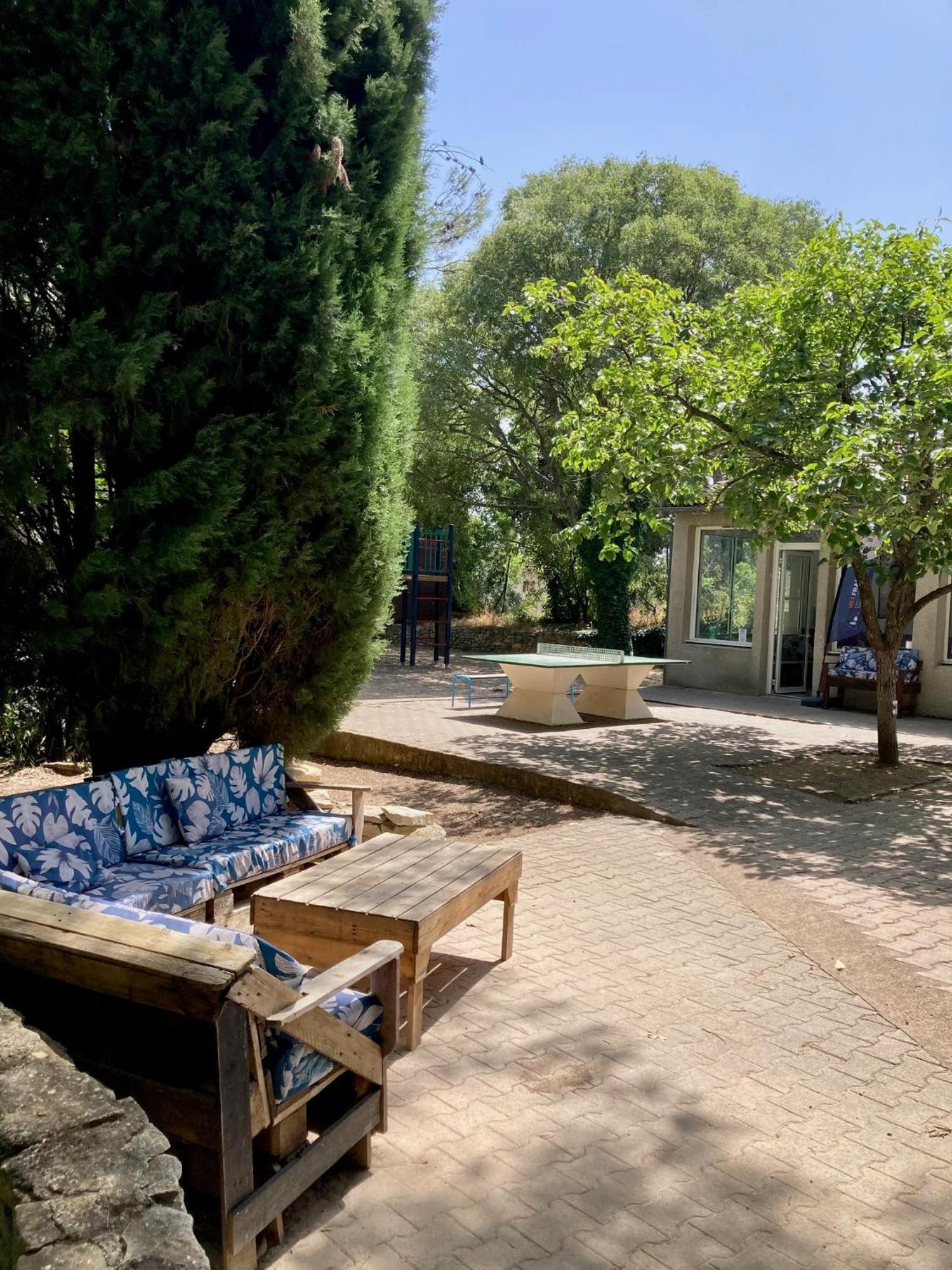 Auberge de Jeunesse HI Nîmes Exterior foto